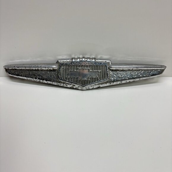 1949 Chevrolet Chevy Original Chrome Hood Emblem Ornament Emblem Logo 3688052 - Picture 1 of 6
